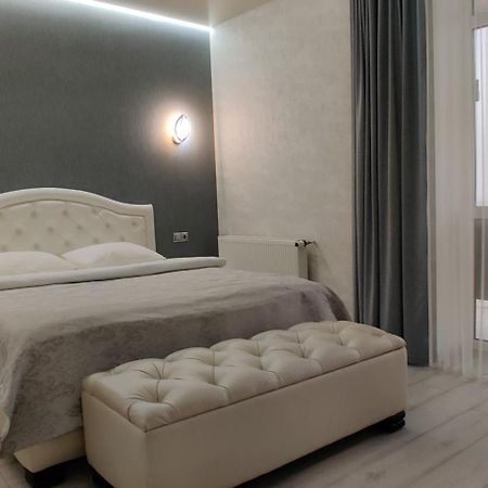 Yarovytsya Vip In The Center Apartman Luck Kültér fotó