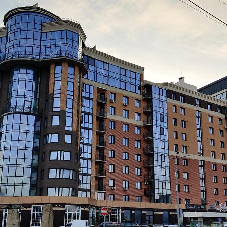 Yarovytsya Vip In The Center Apartman Luck Kültér fotó