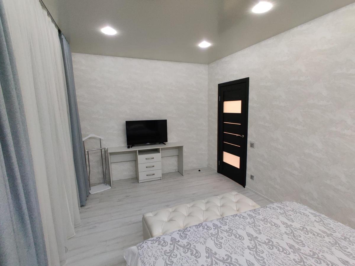 Yarovytsya Vip In The Center Apartman Luck Kültér fotó