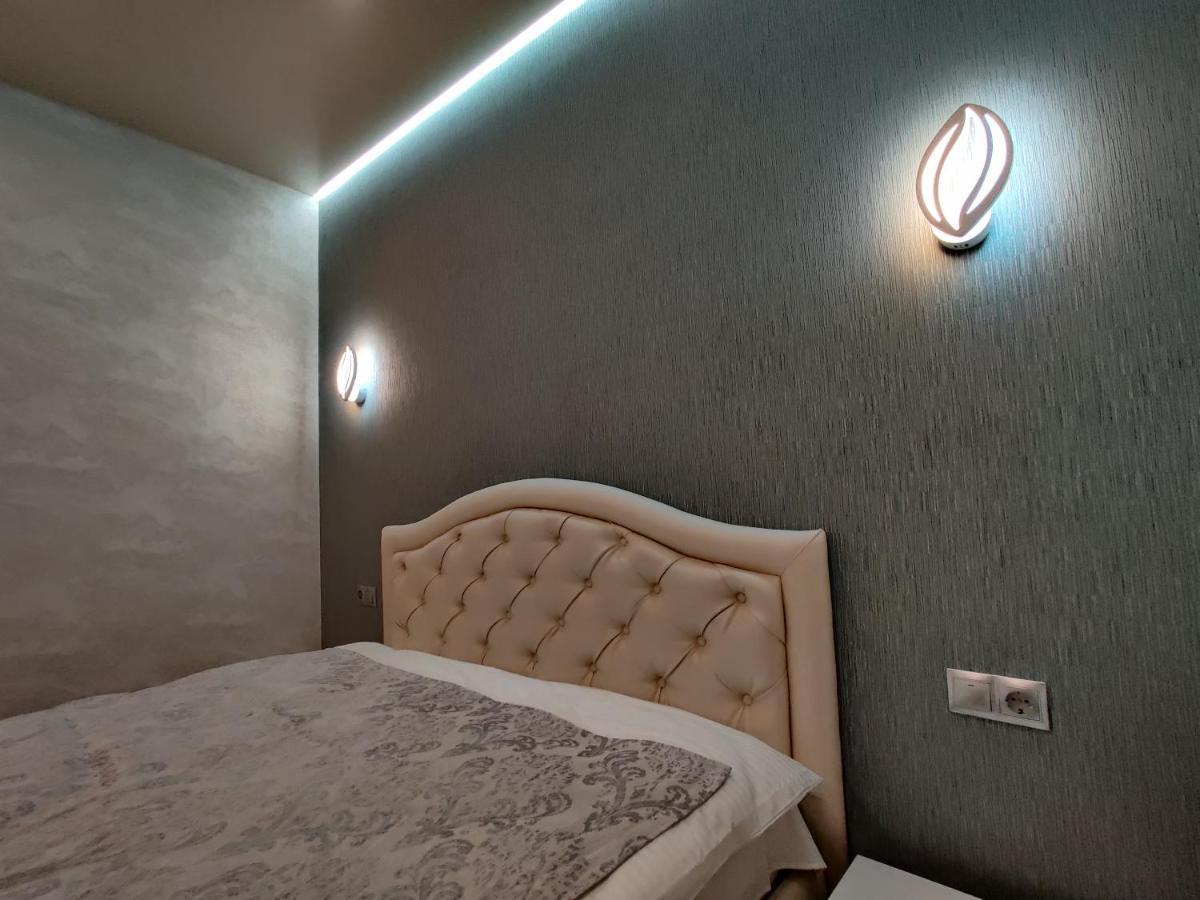 Yarovytsya Vip In The Center Apartman Luck Kültér fotó