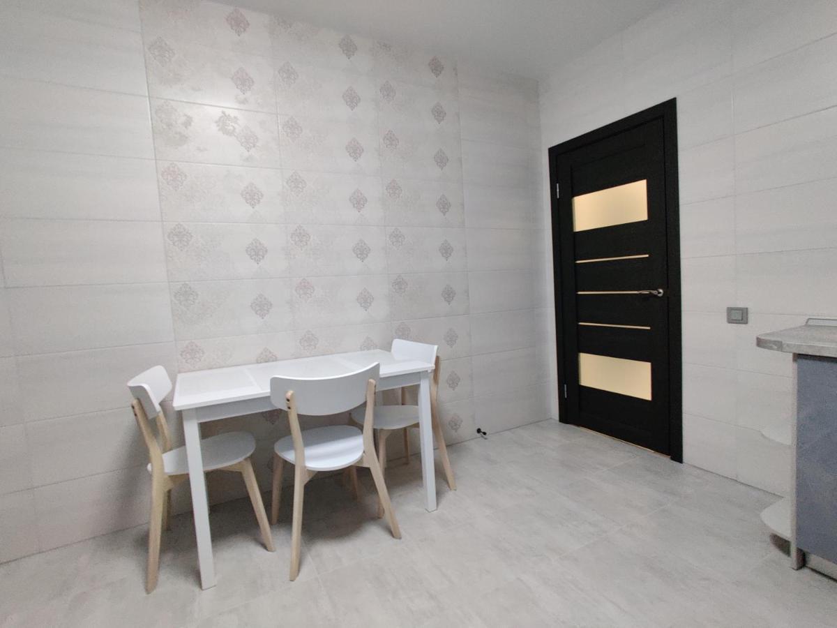 Yarovytsya Vip In The Center Apartman Luck Kültér fotó