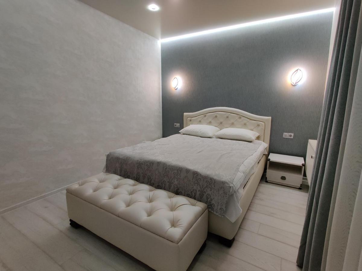 Yarovytsya Vip In The Center Apartman Luck Kültér fotó