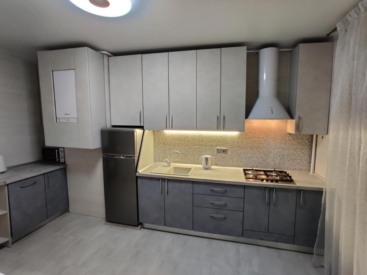 Yarovytsya Vip In The Center Apartman Luck Kültér fotó